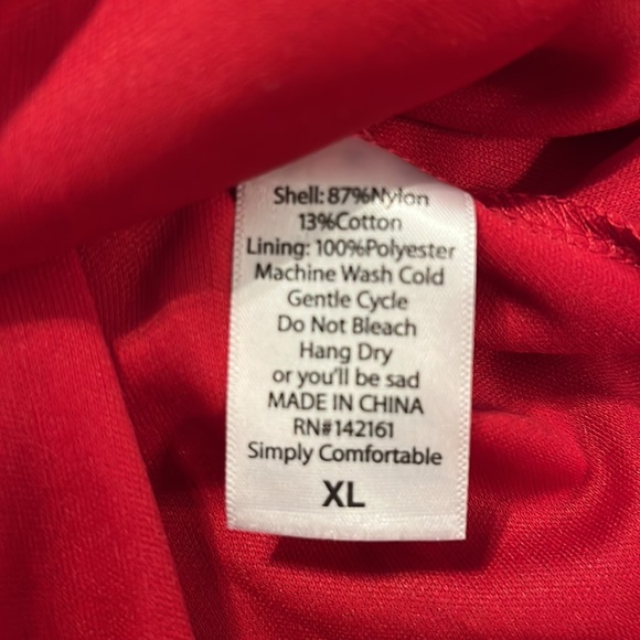 Beautiful and Rare NWT Red Lace Lucy Skirt by LuLaRoe XL - Picture 5 of 5